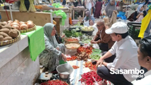 Pantau Langsung ke Pasar, Wabup Pastikan Harga Sembako Stabil
