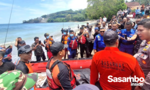 Heboh! Sesosok Mayat Pria Mengapung di Laut Senggigi, Polisi Lakukan Evakuasi