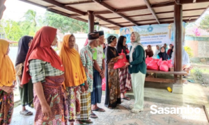 PKK Lombok Tengah Tebar Kepedulian, Ribuan Paket Sembako Dibagikan di 12 Kecamatan
