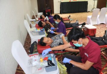 Donor Darah Bali: Rayakan HUT ke-13, Swiss-Belhotel Rainforest Kuta Targetkan 30 Kantong Darah untuk Selamatkan Nyawa