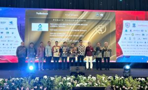 Komitmen Majukan BUMD, Lalu Pathul Bahri Dianugerahi TOP Pembina BUMD 2026