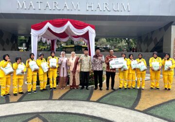 Peringati Hari Kartini, Bank NTB Syariah Apresiasi Perempuan Pejuang Kebersihan Kota Mataram