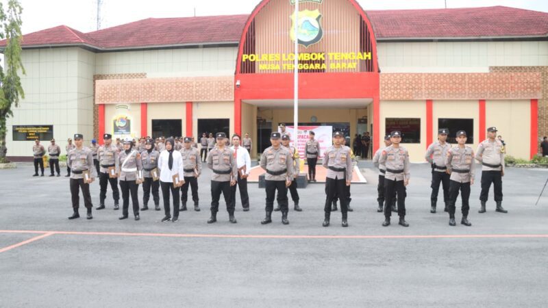 AKBP Eko Yusmiarto Ganjar 17 Personel Berprestasi, Tekankan Disiplin dan Integritas