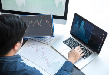 Pentingnya Regulasi dalam Melindungi Investor di Industri Keuangan