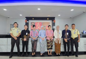 Peringati Hari Kartini, Frontliner BRI Branch Office Rawamangun Tampil Anggun Berkebaya