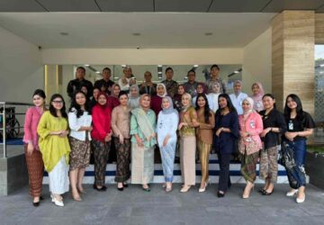 Semarak Hari Kartini, Pekerja BRI Branch Office Gunung Sahari Kenakan Pakaian Nasional Beraneka Warna