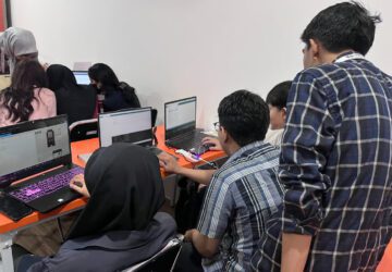 AI Center Makassar dan GDGoC UNM Kembali Gelar Study Jam Robotics dan IoT Bahas Koneksi ESP32 ke Web