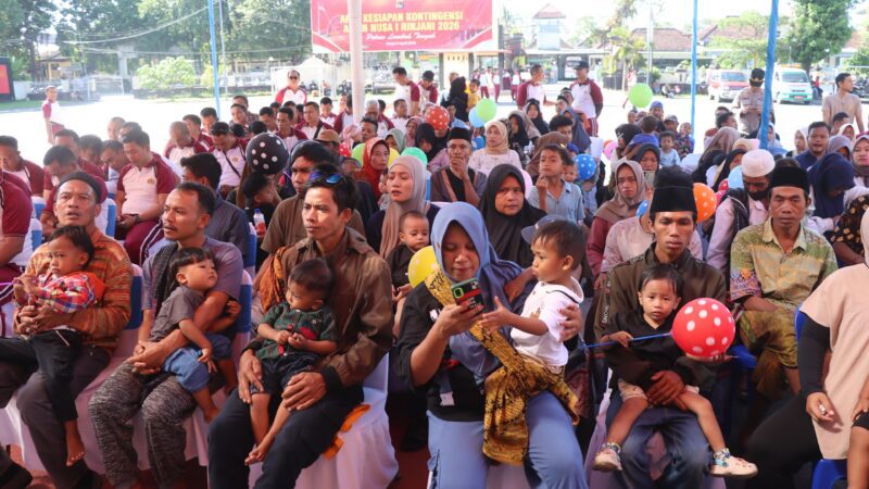 Puluhan Anak Ikuti Sunatan Massal Gratis Polres Lombok Tengah