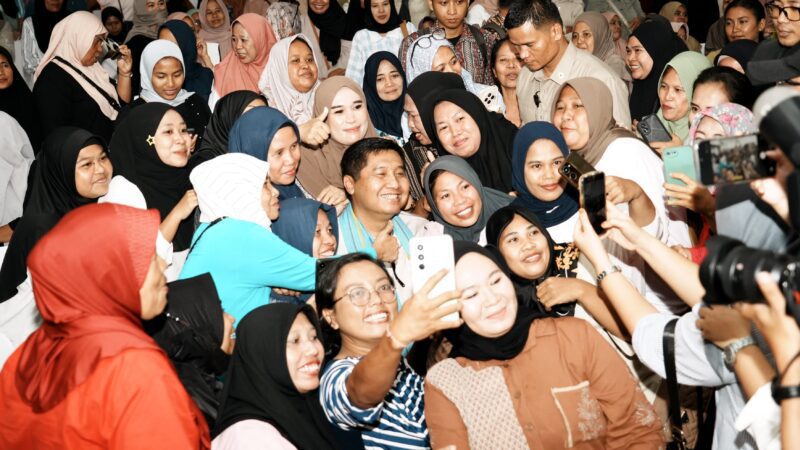 Emak Emak PNM Nyanyikan Lagu Bongkar Didepan Menteri Ara, Mendagri dan Gubernur NTB!