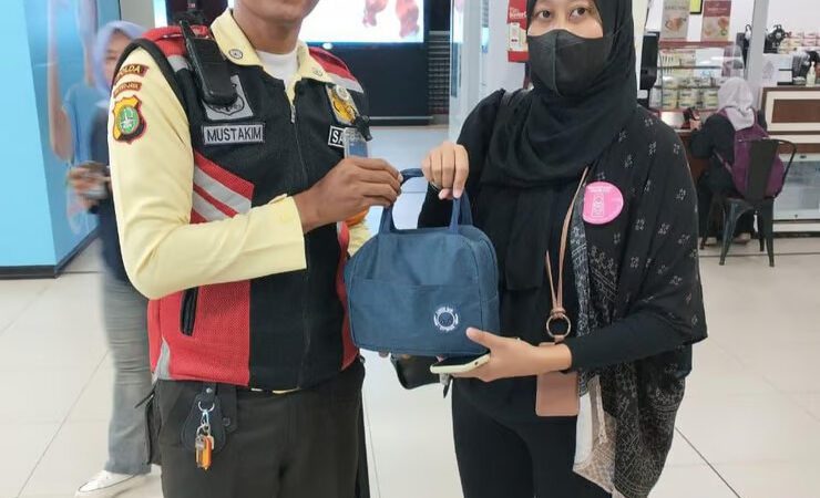 Mobilitas Tinggi Picu Kelalaian, Puluhan Barang Tertinggal Setiap Hari di LRT Jabodebek