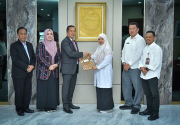 Cegah Kekosongan Pemerintahan, Gubernur NTB Serahkan Radiogram Mendagri untuk Wakil Bupati Lobar