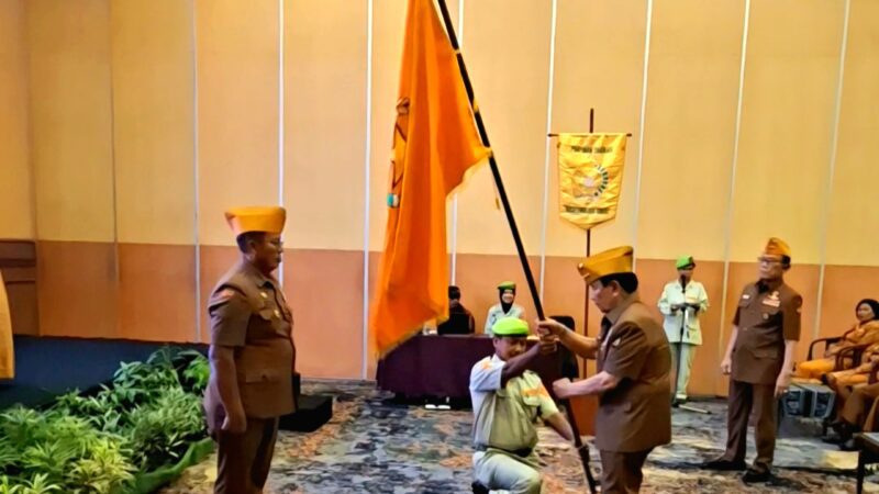 Jenderal TNI (Purn) H.B.L. Mantiri Lantik AKBP (Purn) Suminggah sebagai Ketua DPD LVRI NTB