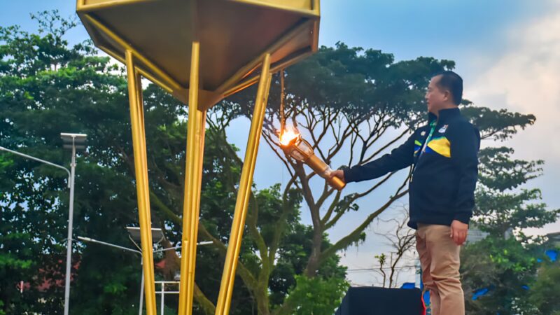 Gubernur Miq Iqbal Nyalakan Api Porprov XII NTB, Targetkan Sukses Prestasi dan Sukses PON 2028