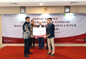 Dukung Pendidikan, Bank NTB Syariah Kolaborasi Salurkan Kacamata Gratis untuk Ratusan Siswa