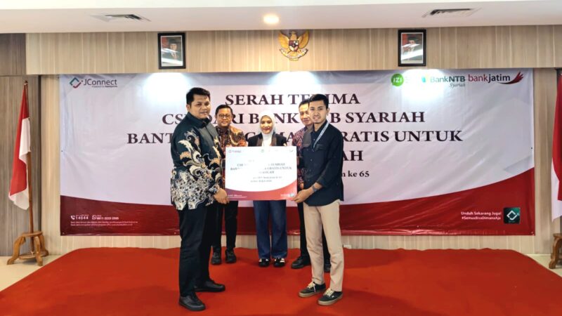 Dukung Pendidikan, Bank NTB Syariah Kolaborasi Salurkan Kacamata Gratis untuk Ratusan Siswa