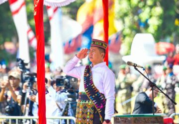 Kenakan Adat Manggarai, Gubernur Iqbal Kirim Pesan: NTT Tidak Sendiri
