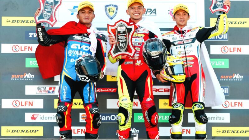 Gemilang di ARRC Mandalika, Pembalap Indonesia Kibarkan Merah Putih di Puncak Podium