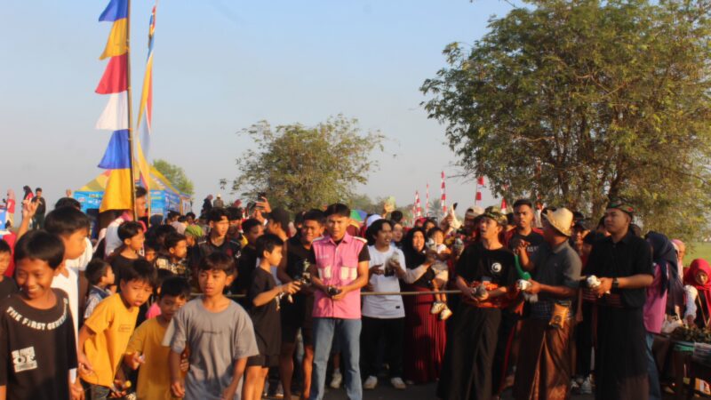 Ribuan Warga Tumpah Ruah Meriahkan Semarak Festival Rakyat Desa Lajut
