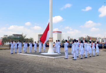 Detik-detik Merah Putih Berkibar Gagah, Serka Umar Bakri Komandoi Paskibraka Loteng