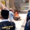 Demo di Kantor ATR/BPN Lombok Tengah Memanas, Massa Bakar Ban Tuntut Penyelesaian Sengketa Lahan