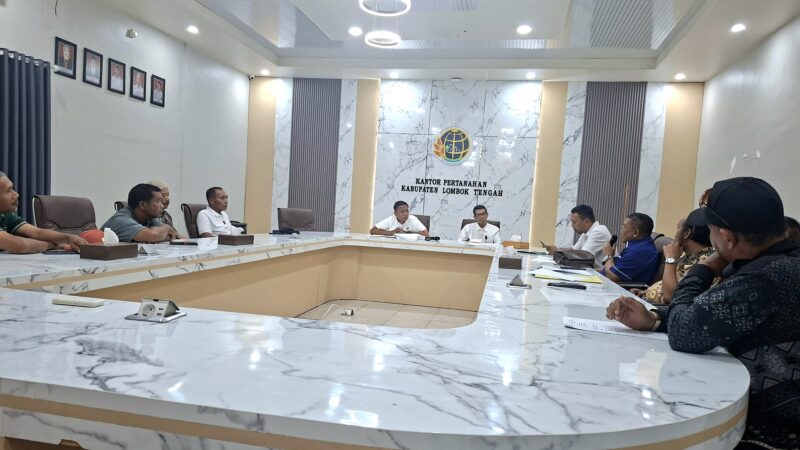 Warga Datangi BPN Loteng, Persoalkan Tanah Masih Diggarap dan Bayar Pajak tapi Bersertifikat Atas Nama Orang Lain