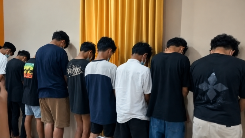Polisi Amankan 11 Orang Terkait Dugaan Pembacokan di Mataram, Dua Sajam Disita