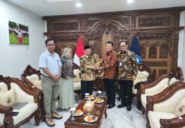 Mendikdasmen Terima Audiensi Bank NTB Syariah, Bahas Penguatan Layanan Keuangan ASN Pendidikan
