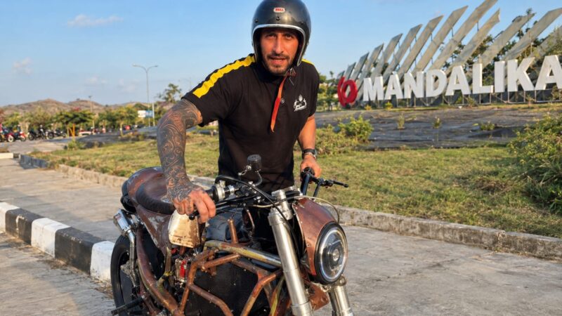Ladislao Camara Kembali ke Lombok, Ajak Warga Sunset Ride di Eks Bandara Selaparang