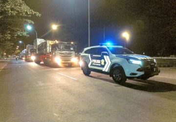 Polisi Kawal 13 Kontainer Logistik MotoGP dari BIZAM ke Mandalika
