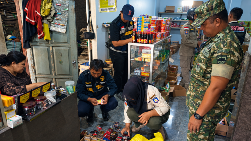 Gempur Rokok Ilegal, Satpol PP Loteng Sita Puluhan Ribu Batang Rokok Tanpa Cukai